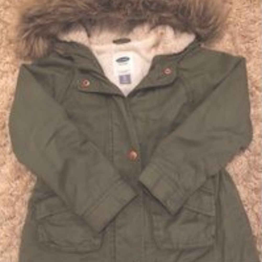 Stay Cozy! Forest PufferJacket with furry hood 🦁 - Picture 4 of 5